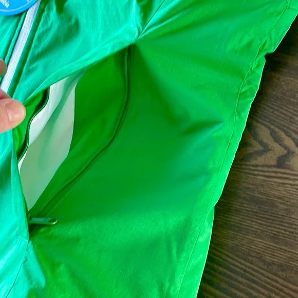 Columbia Reversible Collegiate Vest, L, NWT - Picture 5 of 13